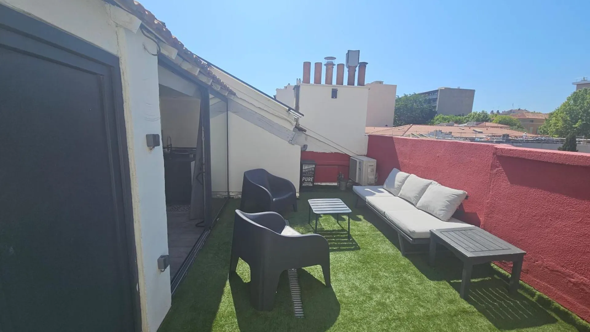 Appart 3 Chambres Avec Terrasse 18M - 8 Pers - 1 Place De Parking Marseille