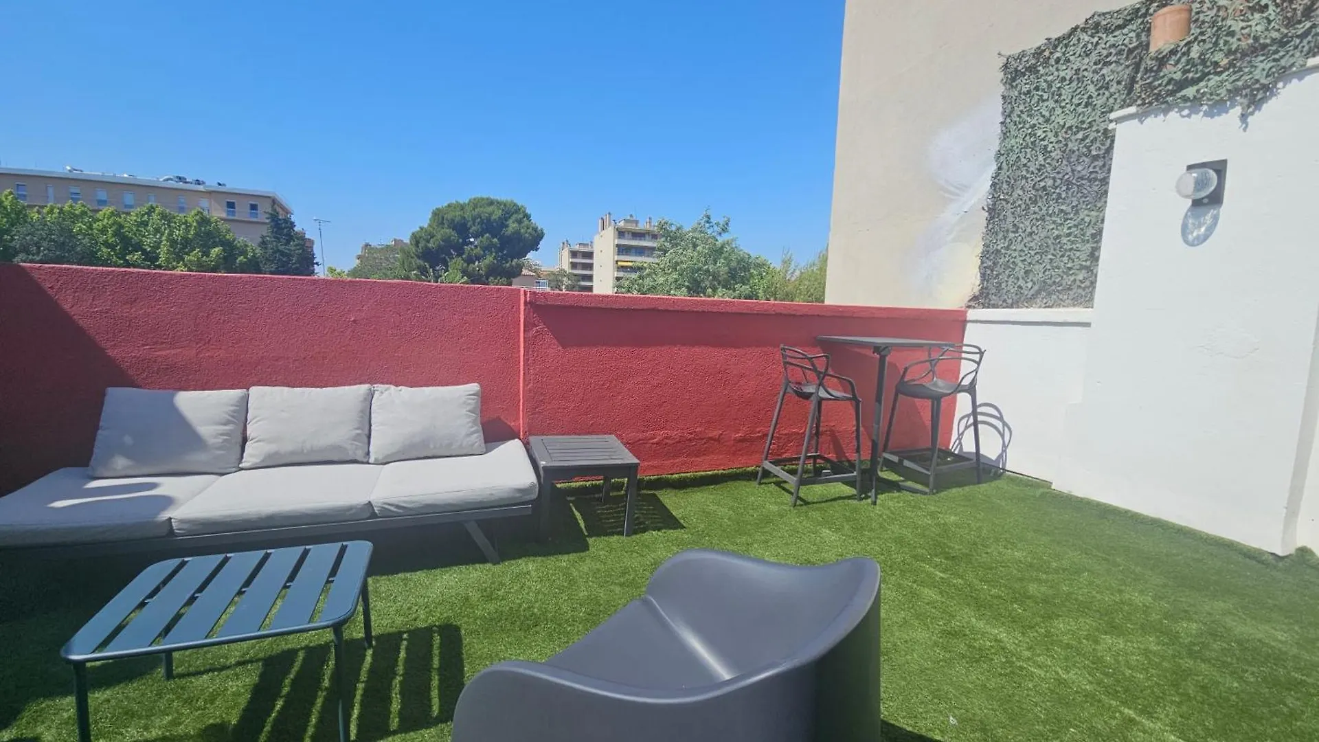 Contacts de Appart 3 Chambres Avec Terrasse 18M - 8 Pers - 1 Place De Parking