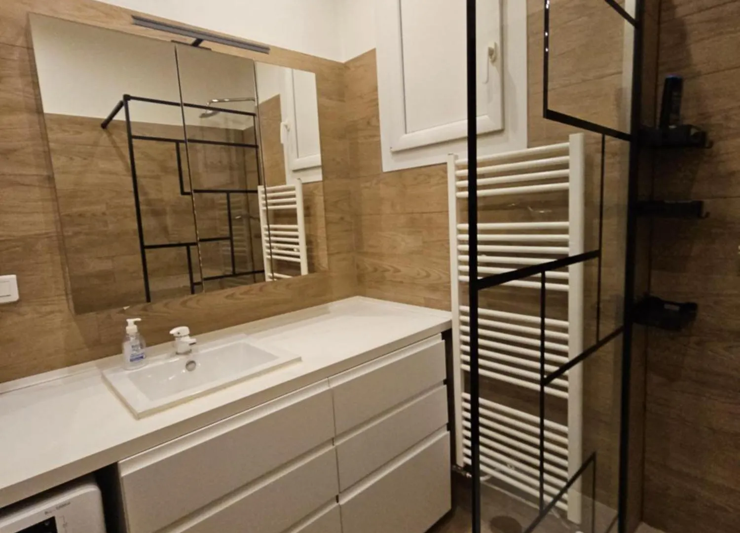 Appart 3 Chambres Avec Terrasse 18M - 8 Pers - 1 Place De Parking Marseille
